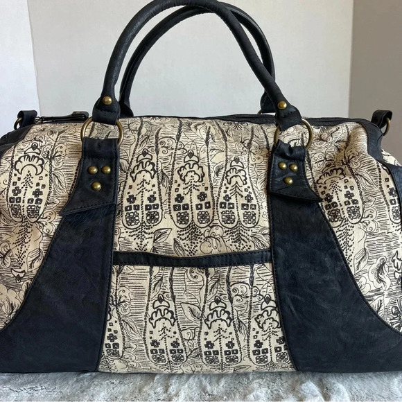 AmyKathryn Vegan Large Duffle Bag - Picture 2 of 16